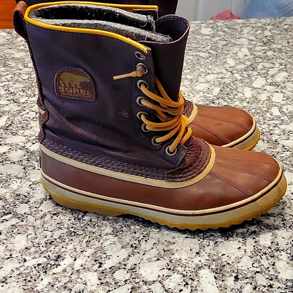 Men's Sorel waterproof boots 10